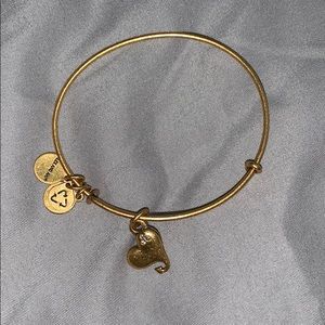 alex and ani heart arrow bracelet